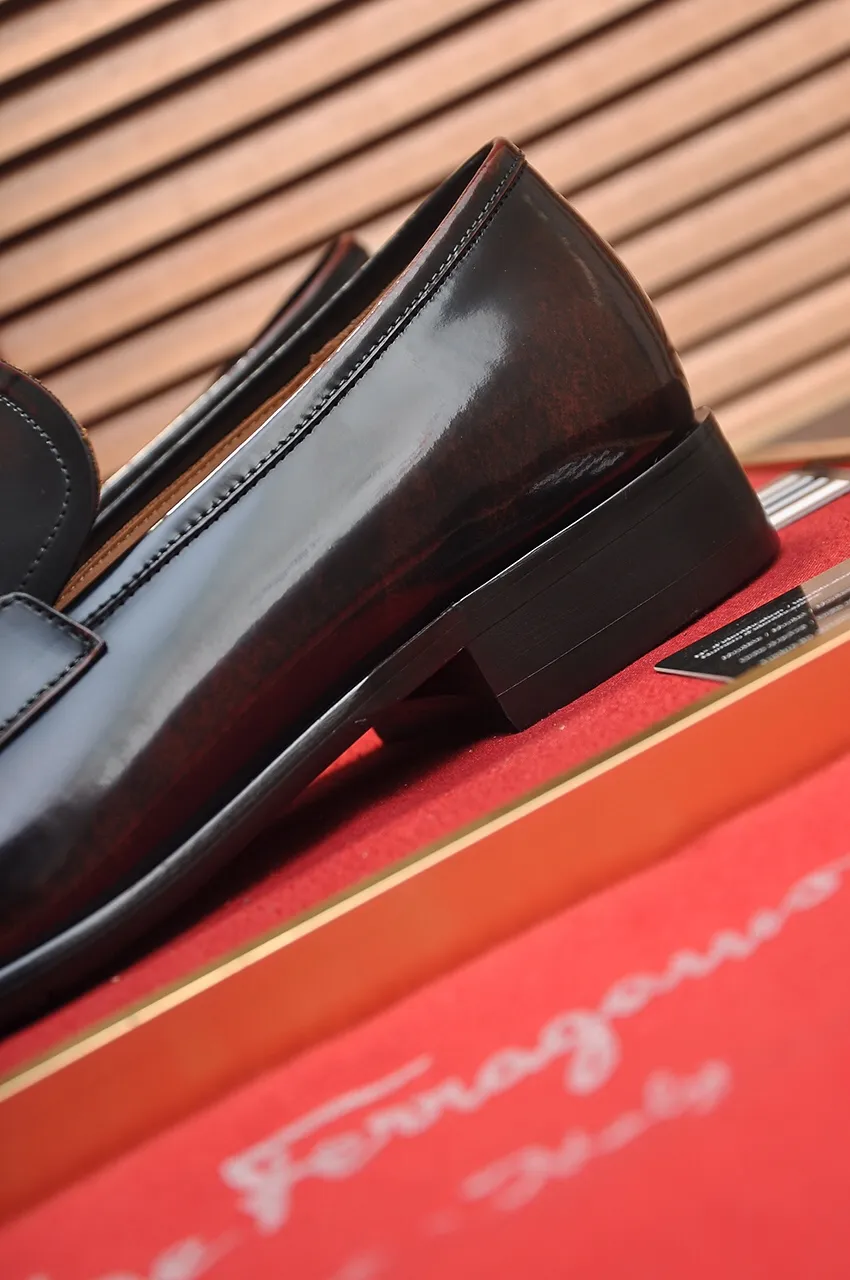 Men's shoes 💰500💶[Ferragamo/Ferragamo] The latest model in the counter. Original imported high-quality cowhide with open edges + imported 🐂 water-dyed cowhide lining + original luxury metal buckle + original combined outsole. Comparison without pressure 38--45 (45 is custom-made and cannot be returned or exchanged)
